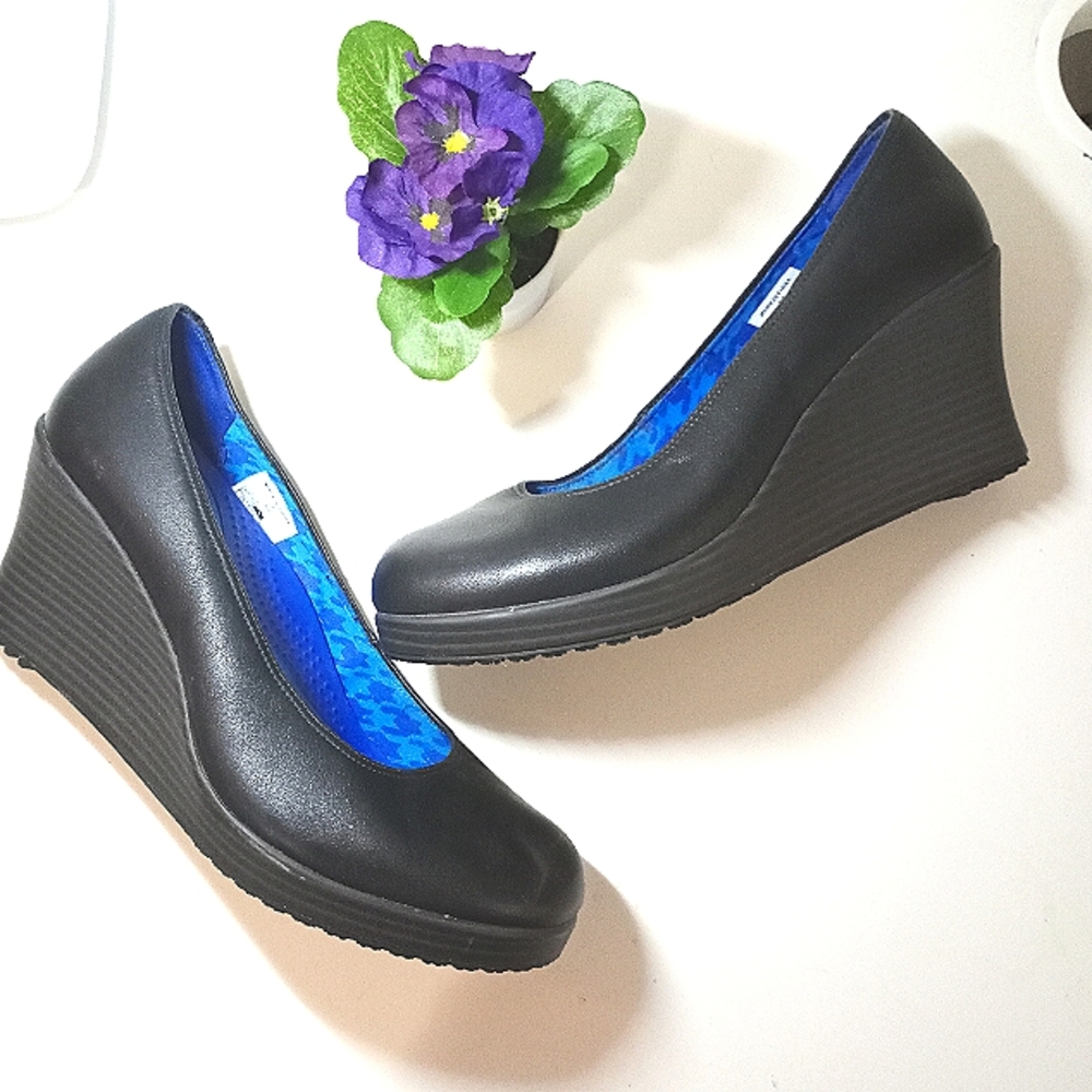 Crocs Leather A-leigh collection Black Wedges Sz 8